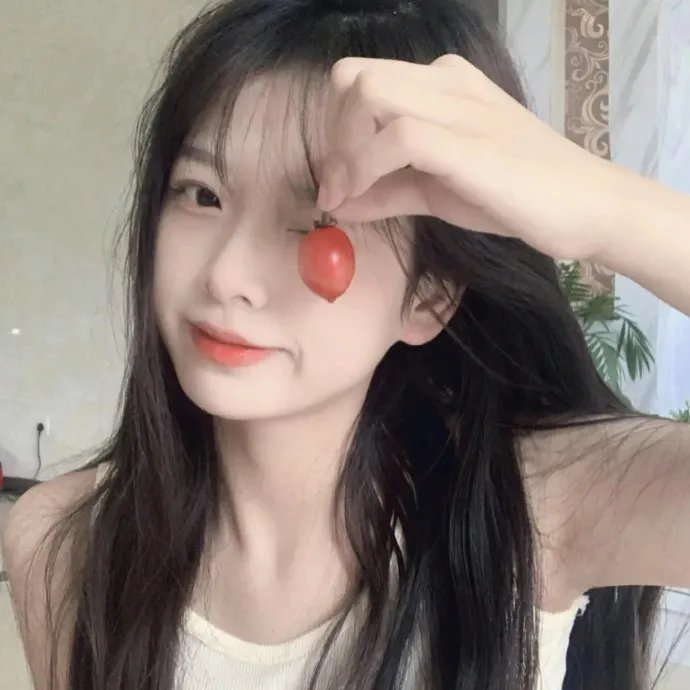 和红色中国人看电视